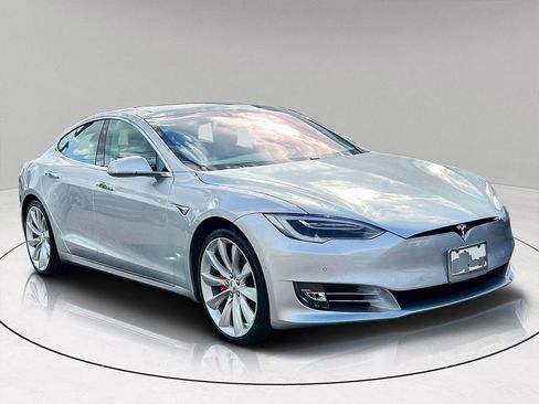 Used 2016 Tesla Model S P100D image 9