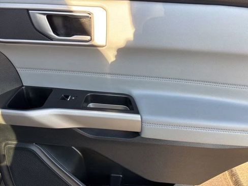 Used 2022 Ford Explorer XLT w/ Equipment Group 202A image 41