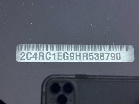 Used 2017 Chrysler Pacifica Touring-L Plus image 16