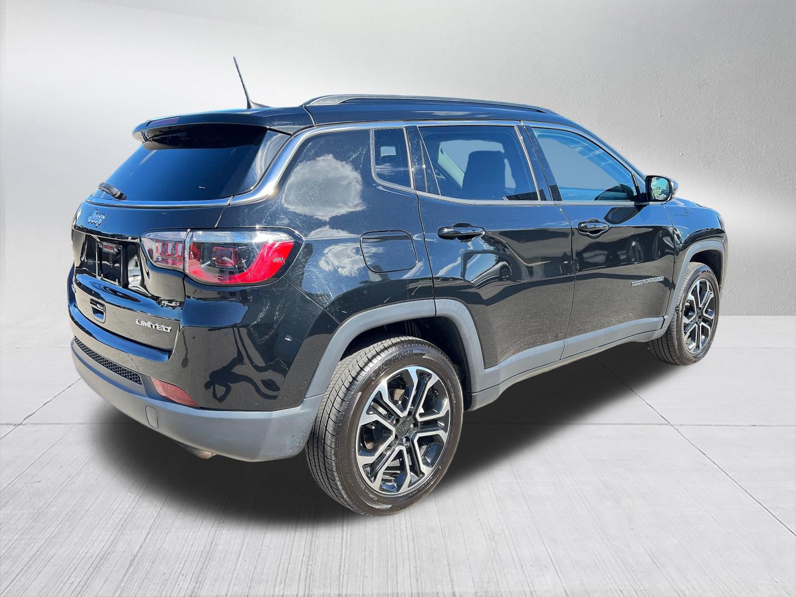 Used 2022 Jeep Compass Limited AWD/4WD image 4