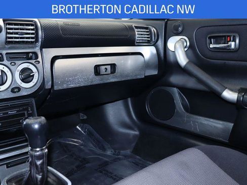 Used 2000 Toyota MR2 image 22