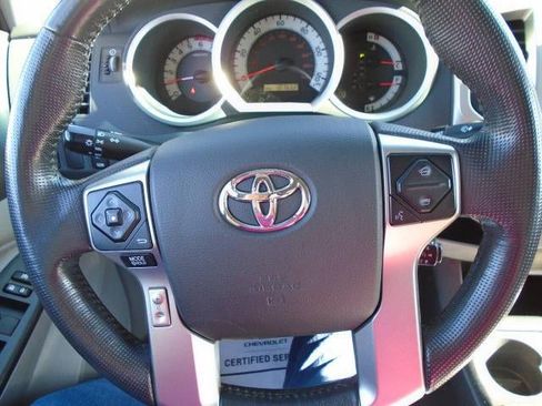 Used 2015 Toyota Tacoma 4x4 Double Cab w/ TRD Sport Package image 8