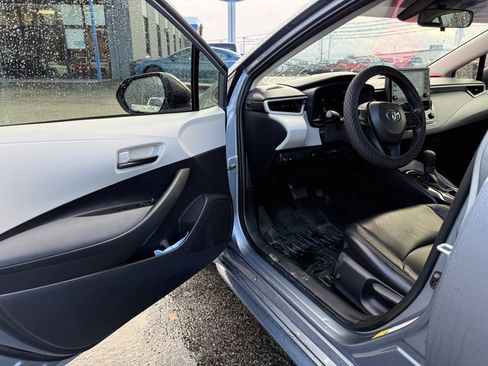 Used 2022 Toyota Corolla LE image 12