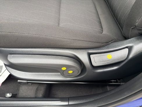 Used 2025 Hyundai Venue SE image 17