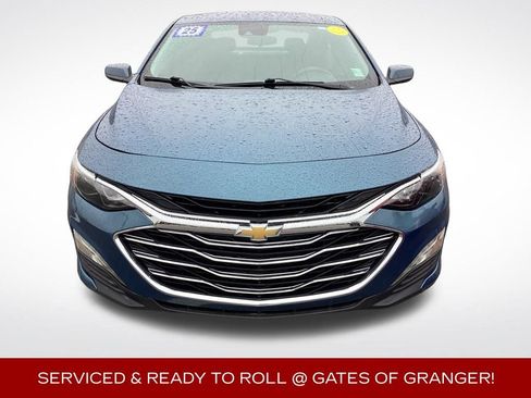 Used 2025 Chevrolet Malibu LT FWD image 3