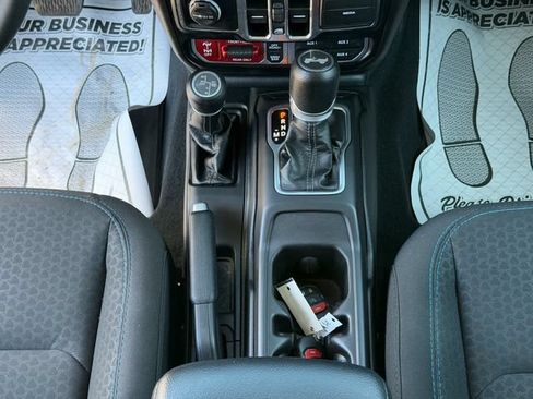 Used 2024 Jeep Wrangler Unlimited Rubicon 4xe w/ Safety Group AWD/4WD image 20