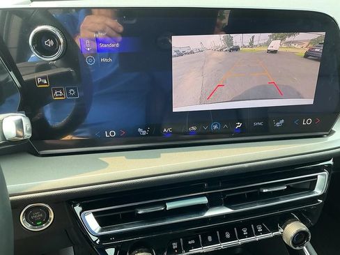 Used 2026 Chevrolet Traverse LT w/ LPO, Floor Liner Package AWD/4WD image 21