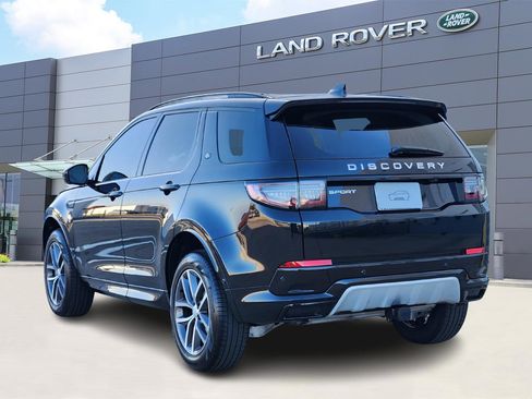 New 2025 Land Rover Discovery Sport S image 4