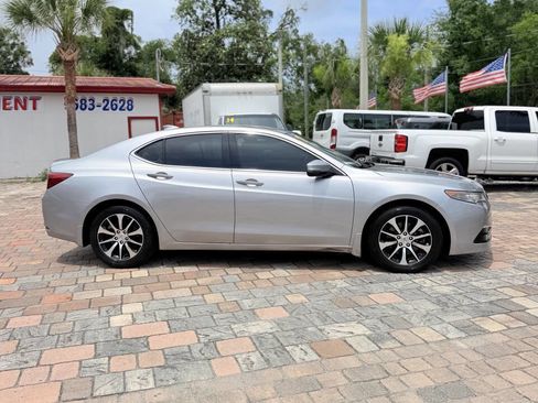 Used 2017 Acura TLX FWD image 3
