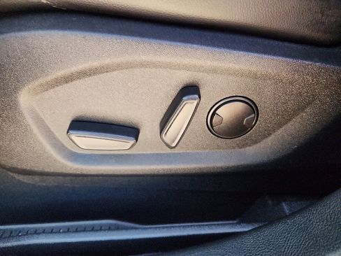 Used 2023 Ford Edge SEL image 14