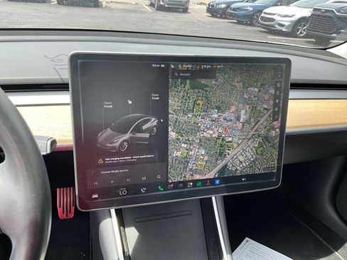 Used 2018 Tesla Model 3 Long Range RWD image 13