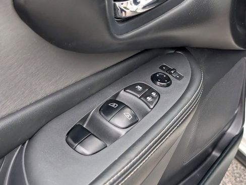 Used 2020 Nissan Murano S w/ Technology Package FWD image 16