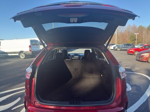 Used 2020 Ford Edge SEL w/ Convenience Package image 9