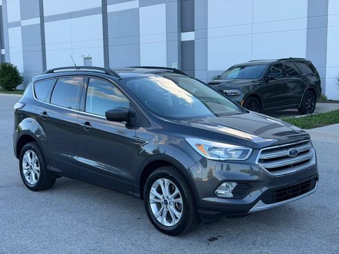 Used 2018 Ford Escape SE w/ SE Sync 3 Package AWD/4WD image 3