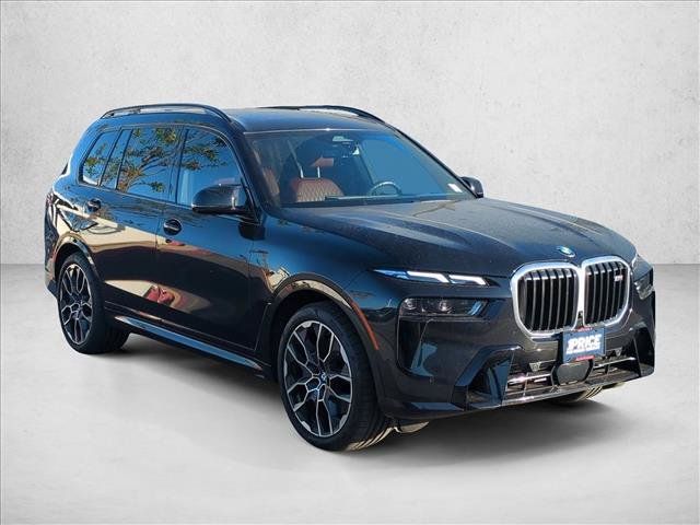 Used 2025 BMW X7 M60i w/ Climate Comfort Package AWD/4WD image 3