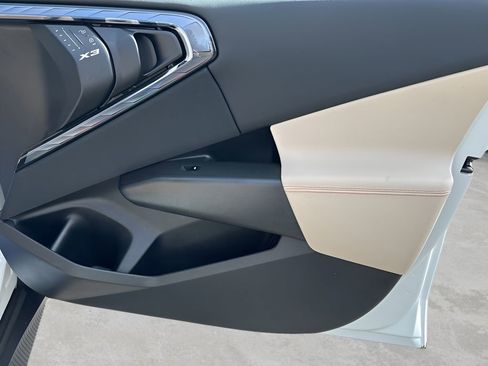 Used 2025 BMW X3 xDrive30i w/ Convenience Package image 11