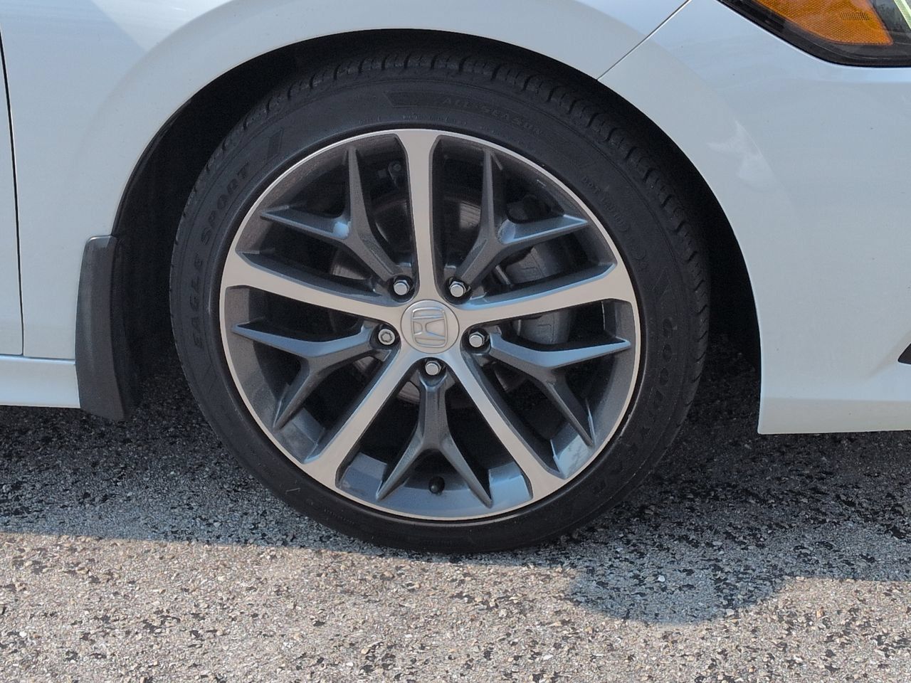 Used 2024 Honda Civic Touring image 11