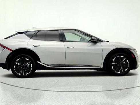 Used 2025 Kia EV6 Wind RWD image 4