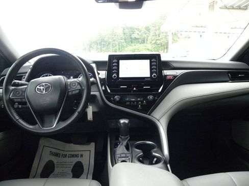 Used 2023 Toyota Camry SE AWD/4WD image 14