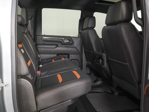 Used 2024 GMC Sierra 2500 AT4 w/ AT4 Premium Plus Package AWD/4WD image 9