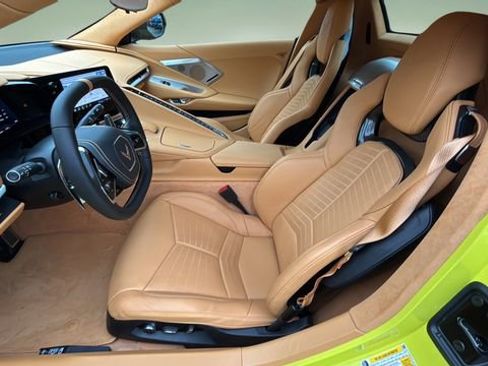 Used 2023 Chevrolet Corvette Stingray Premium Conv w/ Z51 Performance Package image 17