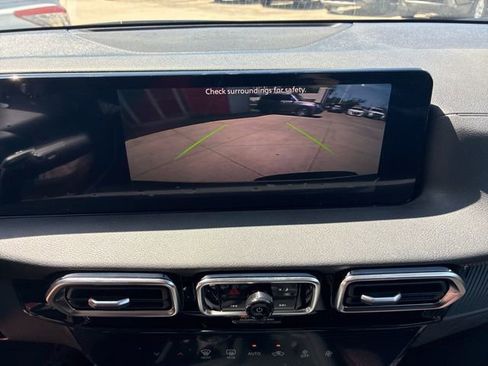 New 2026 Nissan Sentra SR w/ Floor Mat Package FWD image 13