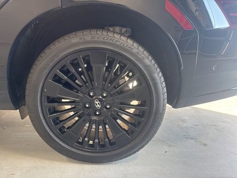 Used 2025 Hyundai Santa Fe Calligraphy image 9