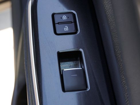 Used 2025 Toyota Crown AWD/4WD image 27