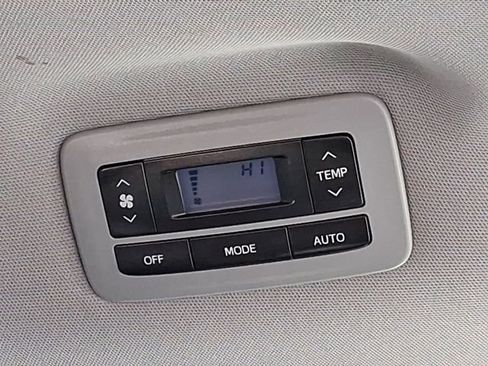 Used 2019 Toyota Sienna LE image 11