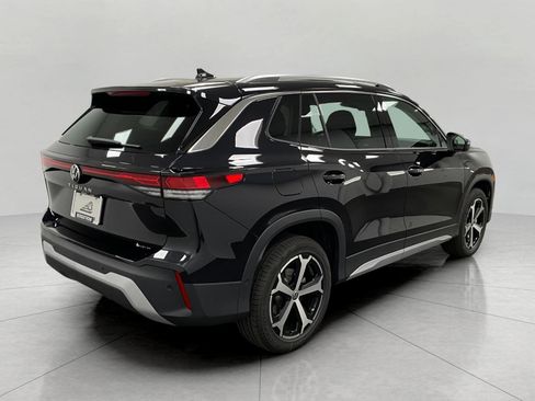 New 2025 Volkswagen Tiguan SE image 3