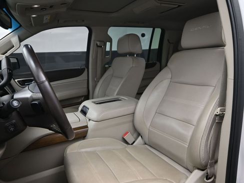 Used 2020 GMC Yukon XL Denali w/ Open Road Package image 18