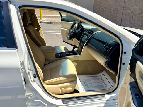 Used 2017 Toyota Camry XLE w/ Moonroof Package FWD image 9