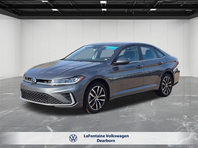 Certified 2025 Volkswagen Jetta SE FWD image 1