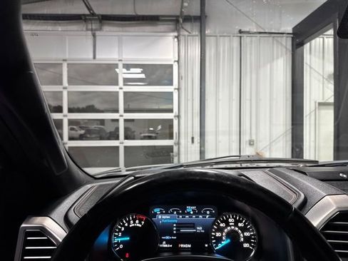 Used 2018 Ford F150 Platinum w/ Equipment Group 701A Luxury AWD/4WD image 10