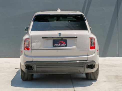 Used 2024 Rolls-Royce Cullinan Black Badge AWD/4WD image 8