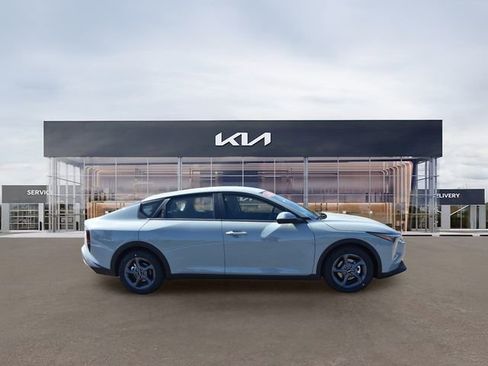 New 2026 Kia K4 FWD image 2
