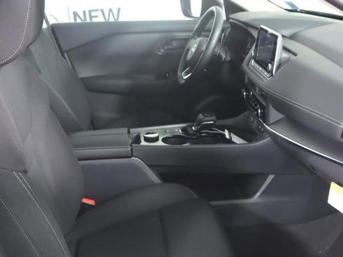 Certified 2025 Nissan Rogue S image 30