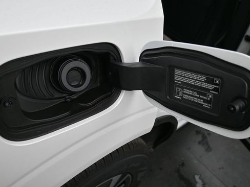 New 2026 Volvo XC60 B5 Core image 18