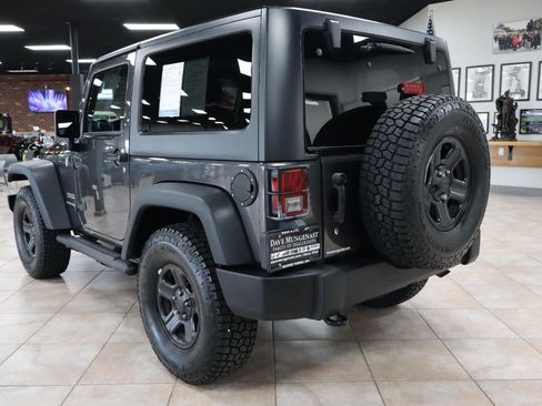 Used 2018 Jeep Wrangler Sport w/ Connectivity Group AWD/4WD image 4