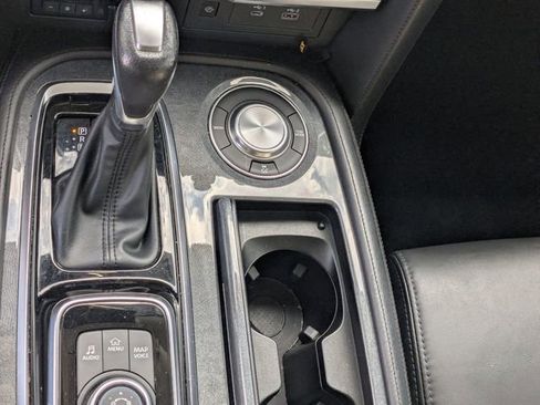 Used 2023 Nissan Armada SV image 21