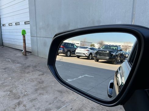 Used 2025 Toyota RAV4 XLE image 19