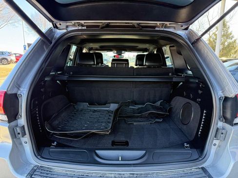 Used 2020 Jeep Grand Cherokee Altitude image 14