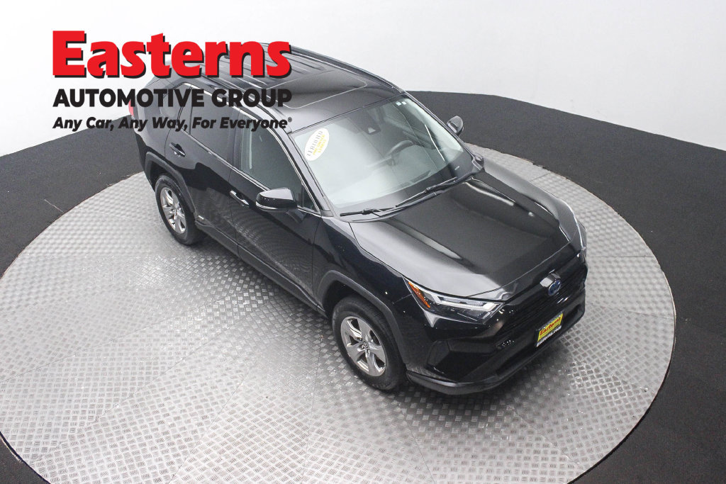 Used 2023 Toyota RAV4 XLE w/ Convenience Package AWD/4WD image 4