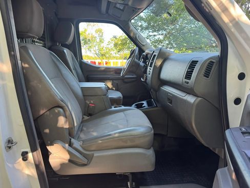 Used 2020 Nissan NV 2500 SV RWD image 9