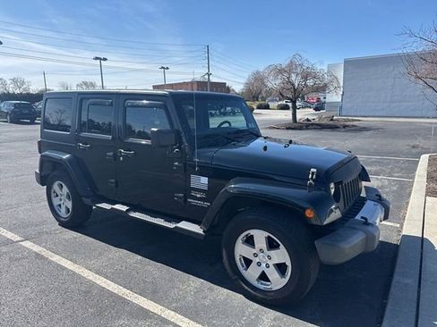 Used 2012 Jeep Wrangler Unlimited Sahara w/ Connectivity Group image 3