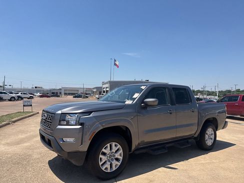 Used 2022 Nissan Frontier SV AWD/4WD image 8