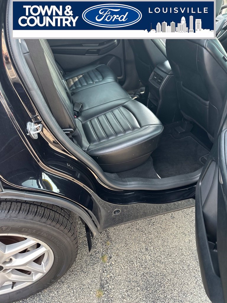 Used 2023 Ford Edge SEL AWD/4WD image 16