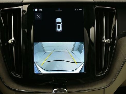 Used 2023 Volvo XC60 B5 Ultimate w/ Protection Package Premier image 20