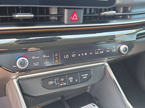New 2027 Kia Carnival SX Prestige FWD image 28