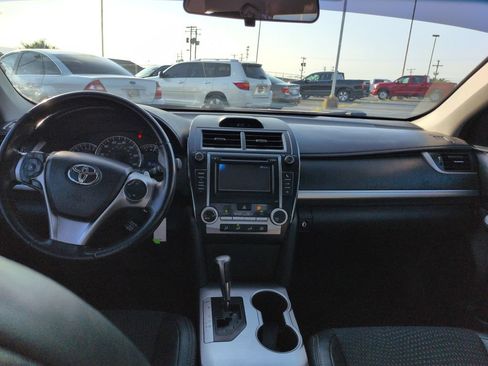 Used 2013 Toyota Camry SE FWD image 13